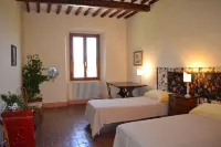 Apartment with access to pool in the annex of an 18th-century villa