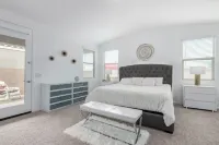 Newly listed Family-sized near State Farm stadium spring training& Westgate Hotels near Palm Valley Church (Goodyear Campus)