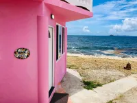 The Waves; Oceanfront 2 Bedroom. Gorgeous Sunrises. Relax With The Wave Rythyms