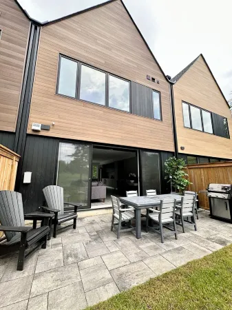 Luxury Villa 3 Bedroom Villa Located in Muskoka Bay Golf and Resort Отели в г. Грейвенхерст