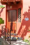 Beachside Casita, new and secure in lovely, quiet north side neighborhood.
