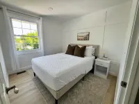 Fenced In Back Yard - Hot tub - King Bed