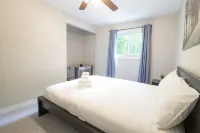 3-Min Walk to Cove Beach | Cozy 3BR Georgian Bay Cottage Retreat | Sleeps 6!