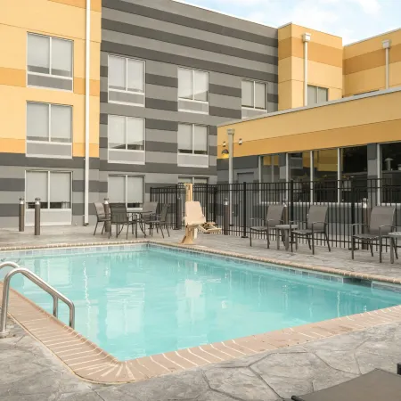 Fairfield Inn & Suites Lexington Georgetown/College Inn