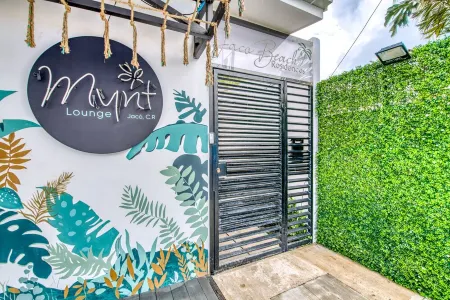 Modern 1bd/1ba Apartment in Center of Jaco w/AC