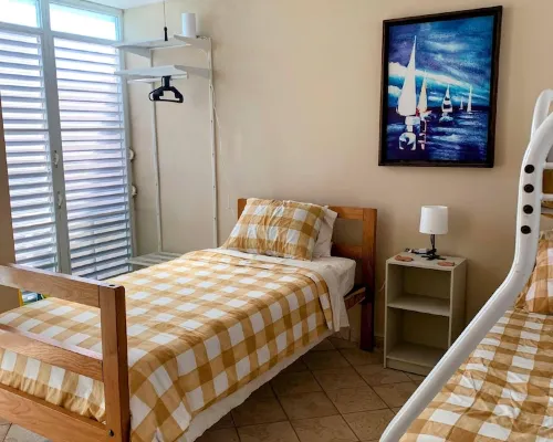 Spacious 3 bedrooms penthouse, near Combate Beach: Pools, Fun & Amazing Sunsets Hotels in Pole Ojea