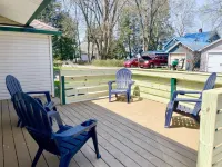 NEW Chautauqua Cottage, Lake Views, King Bed & Hot Tub
