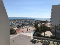 With WLAN, right on the beach with a view of the harbor