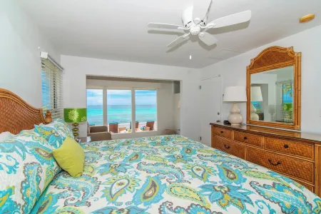 Moon Glow DREAMY 2BR OCEANFRONT VILLA WITH PRIVATE BEACH, Kayak, Snorkeling
