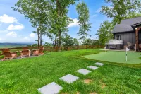 Stunning Views and Luxurious Outdoor Kitchen - Amazing Mountain Retreat