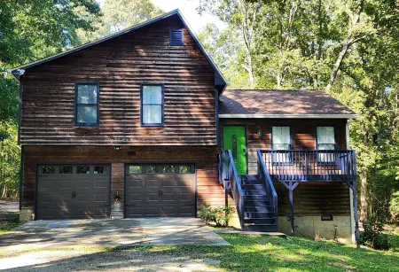 The Blissful Hideaway w/ large backyard, jacuzzi and two connecting decks
