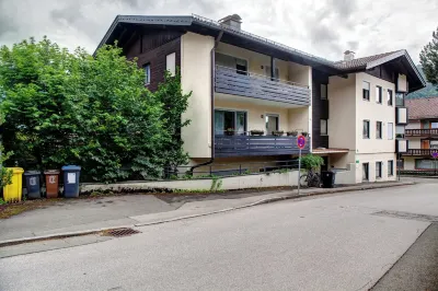 Gemütliche und Ruhige Wohnung im Zentrum von Oberammergau! Hotels near Oberammergau Museum