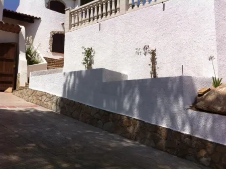 Typical Costa Brava villa with 4 bedrooms and 3 bathrooms, swimming pool and sea view