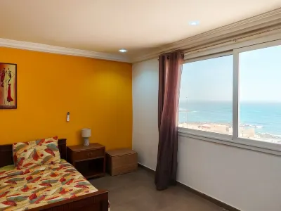Luxurious 300 m2 apartment with sea view and Almadies terrace Hotels in 