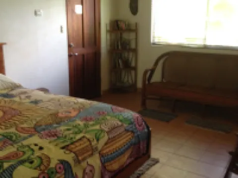 Slice Of Paradise, Bungalow for 2, full kitchen & bath, king bed, AC, & gazebo Hotels in Savegre