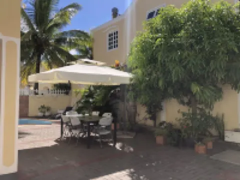 Coco Villa : a 10-minute ‘flip-flop’ ride from Pereybere beach Отели в г. 