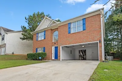 Stylish 4 Bedroom Home | 12 mins from Downtown Atl Hotels near Buck Godfrey Stadium