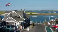 Old Cape Cod Charm in Chatham MA, 1/4 mile Walking Distance to Hardings Beach