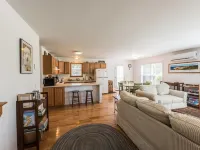 Beautiful 3 bedroom  2 bath Home / Close to Town & Beach Hotels in Oak Bluffs