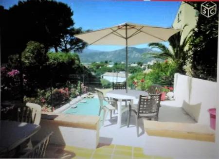 STUDIO with large terrace and beautiful view (fort and sea) Отели рядом с достопримечательностью «Port de plaisance Mare È Stagnu - Portu di turismu Mare È Stagnu»