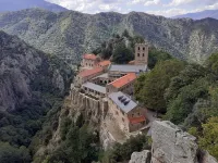 Stone loft panoramic mountain views