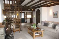 Lovely Waterfront Cottage With Stunning sea Views and log Fire