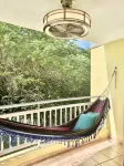 BEACH RESORT. Walk to beach+Pool+WiFi+AC+free PK