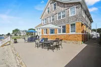 DIRECT WATERFRONT PRIVATE BEACH