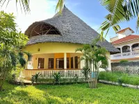Vacation villa in Kenya in a fantastic location incl.Wlan +Smart TV Pay- TV Hotel a 