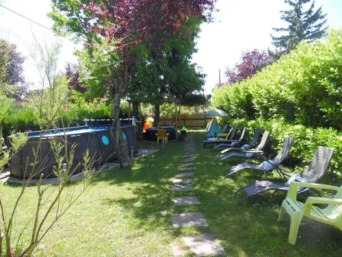 ENTIRE HOUSE 3 BEDROOMS. 5 people 145 € PER NIGHT WIFI SWIMMING POOL JACUZZI