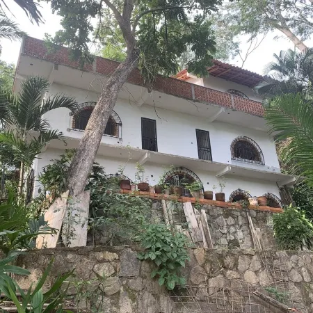 CASAS LAS PAROTAS - 3 BR, 2 Bath home, on hillside overlooking Yelapa Bay