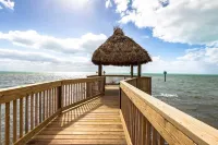 SPECTACULAR  OCEAN VIEWS FROM THIS MODERN BEACH CONDO