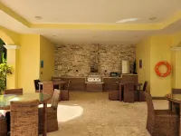 Stay on the Beach at Acqua Condo