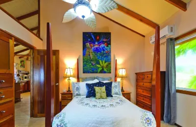 Entire Oceanfront Villa with Window Wall Porch and Private Beach Các khách sạn ở 