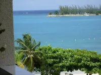 Luxurious beach front self-catering apartment in the heart of Ocho Rios, Jamaica