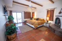 Beach Front Luxury Living & Spectacular Deck with heated Spa