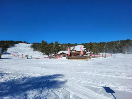 Appartement Rénové Avec une Magnifique vue Отели рядом с достопримечательностью «Station de Ski - Font Romeu Pyrénées 2000»