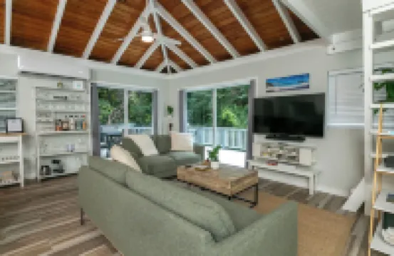 Villa de Paz, STJ 4 BR/2.5B, 2-8 guests Pool Private Renovated AC backup power