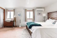 Lake Living w/ Salt Water Hot Tub Hotels in Lansing