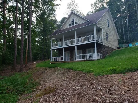 Spacious House 2 Huge Balconies with Fantastic Views! Close to Aqua Marina!