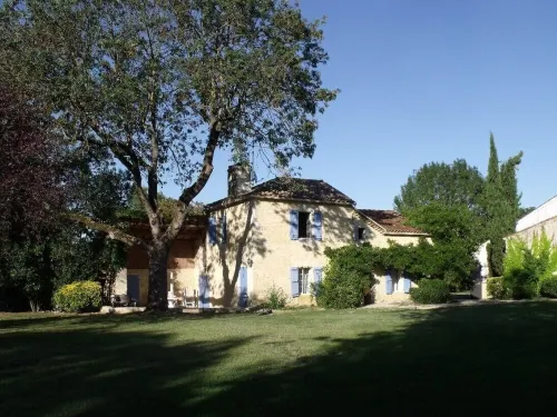 5-star property, heated pool, tennis, golf, gym, 2.5 acre park