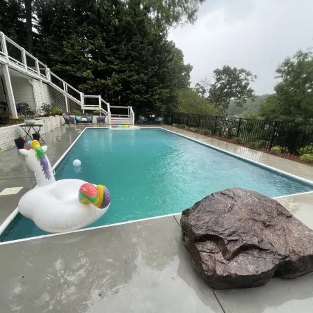 Beautiful Lake House with pool, dock with party deck, video games, pool table
