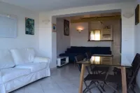 50 metres from the sea, single-storey bungalow for 4 people Hotels in Lumio
