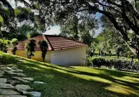 Pool Jacuzzi & Tropical Oasis Yard With Fruit Trees - Fitnessstudio