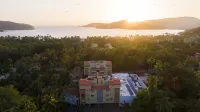 Walking Distance to Playa la Ropa