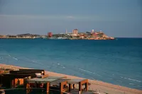 Beautiful Ocean Front, 2 Bedroom + Bonus Room - NEW LOWER RATES & DISCOUNTS