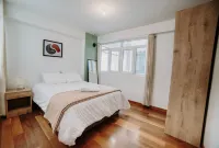 Spacious 4 Bedroom Full Apartment, a few Minutes From the Main Square
