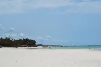 New beautiful villa in great location only 2 minutes to exotic white sandy beach Отели в г. Мсамбуэни