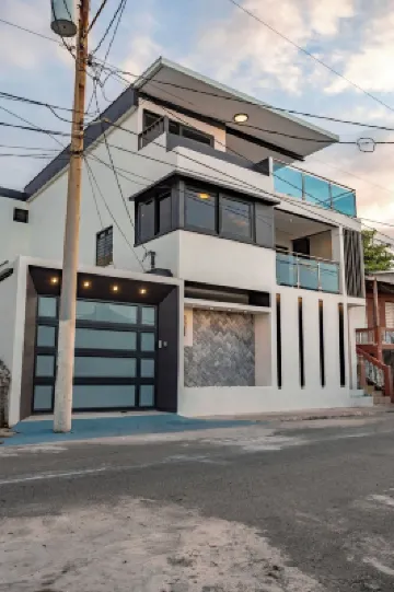 Zaturn Beach House – Oceanfront Villa w/ Rooftop Terrace & Jacuzzi