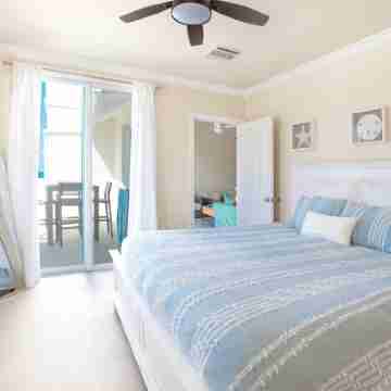 Paradise Point Ocean and Pool View 2 King Beds Rooms